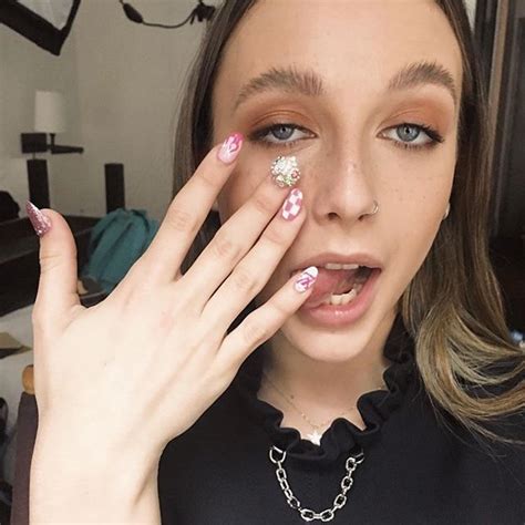 emma chamberlain nails louis vuitton|emma chamberlain photo shoot.